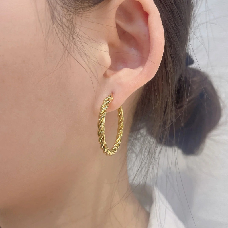 Elegante Donker Goud Hoepel Oorbellen - Celeste voor Tijdloze Stijl
