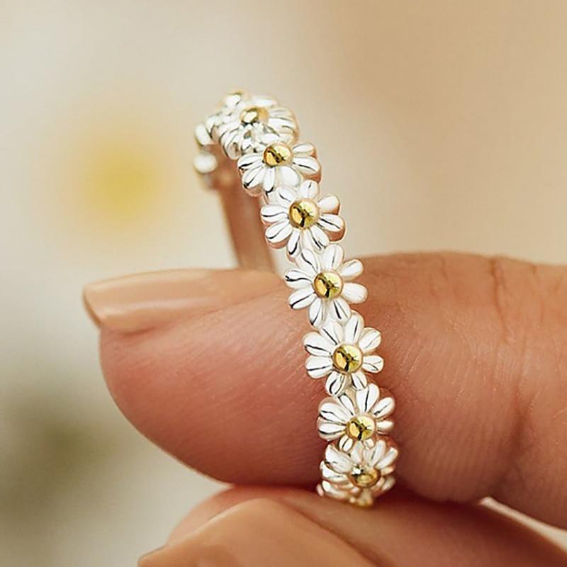 Verstelbare en geëmailleerde Daisy-ring van zilver