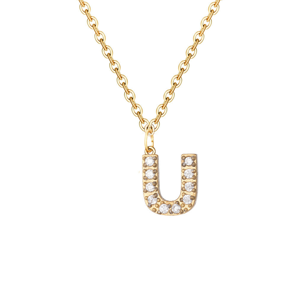 Elegante halsketting met letter en glanzende elementen voor een uitzonderlijke stijl