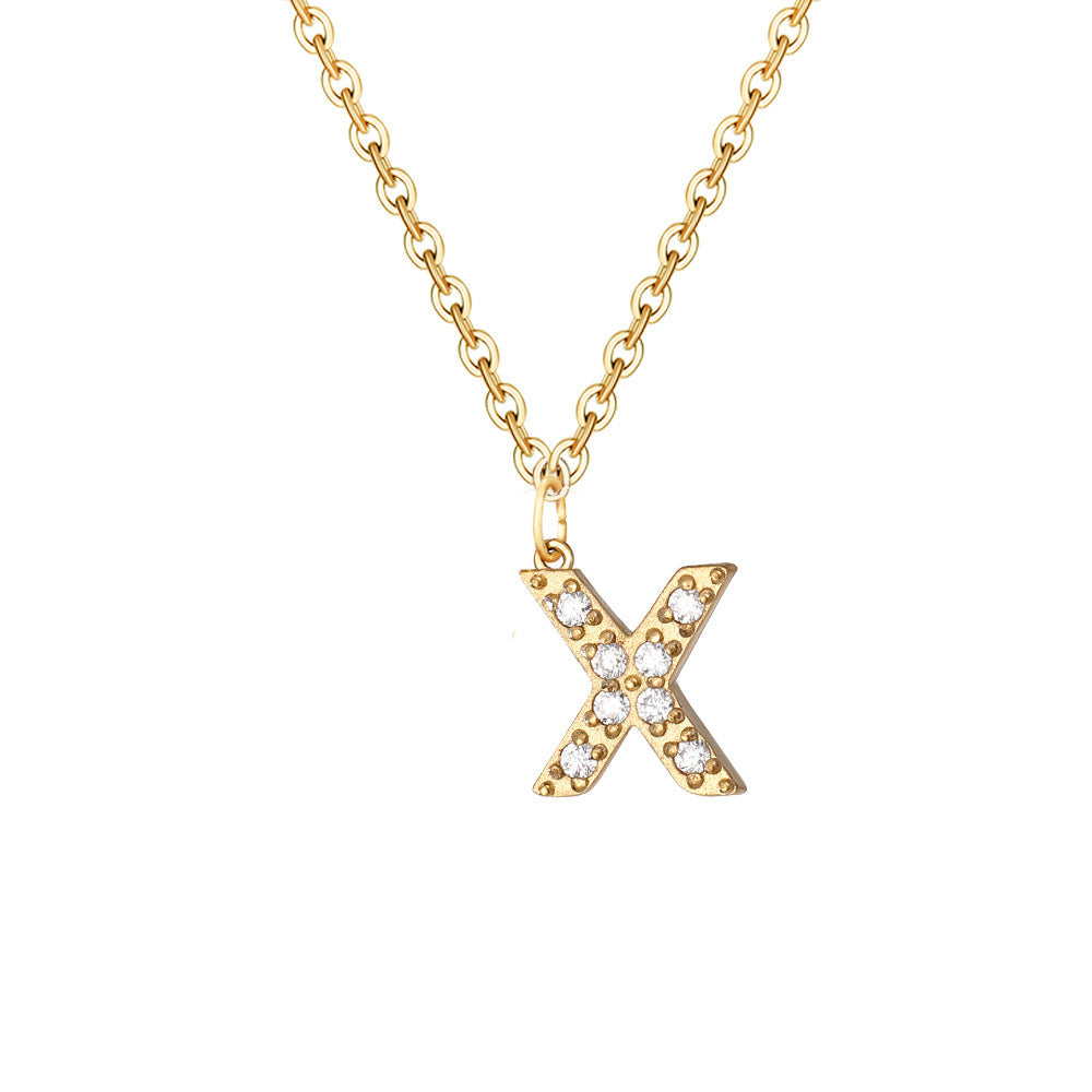 Elegante halsketting met letter en glanzende elementen voor een uitzonderlijke stijl