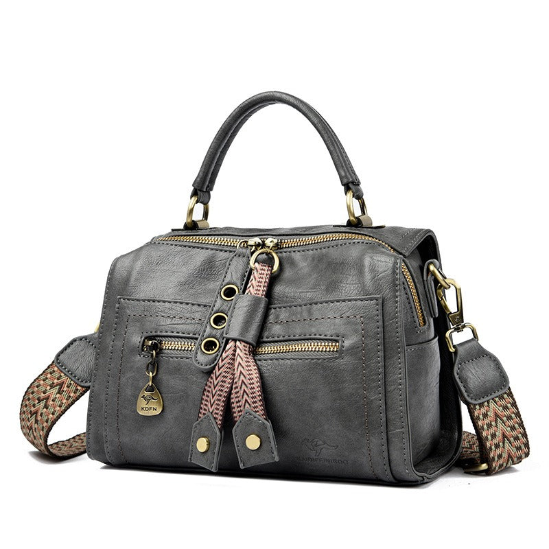 Dames schoudertas van synthetisch leer met metallic details - Juliette