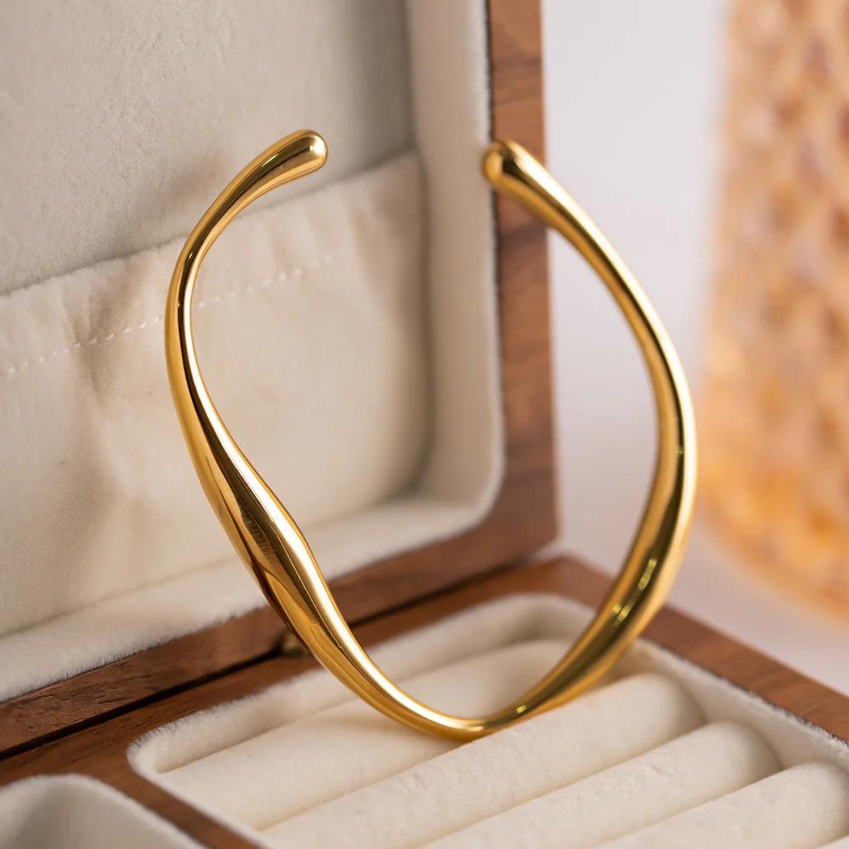 Elegante golvende armband voor elke gelegenheid