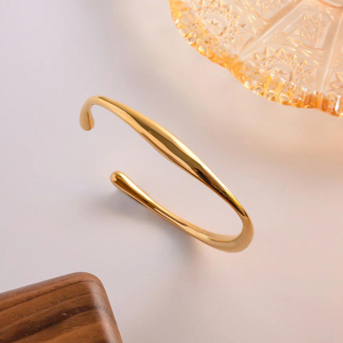 Elegante golvende armband voor elke gelegenheid