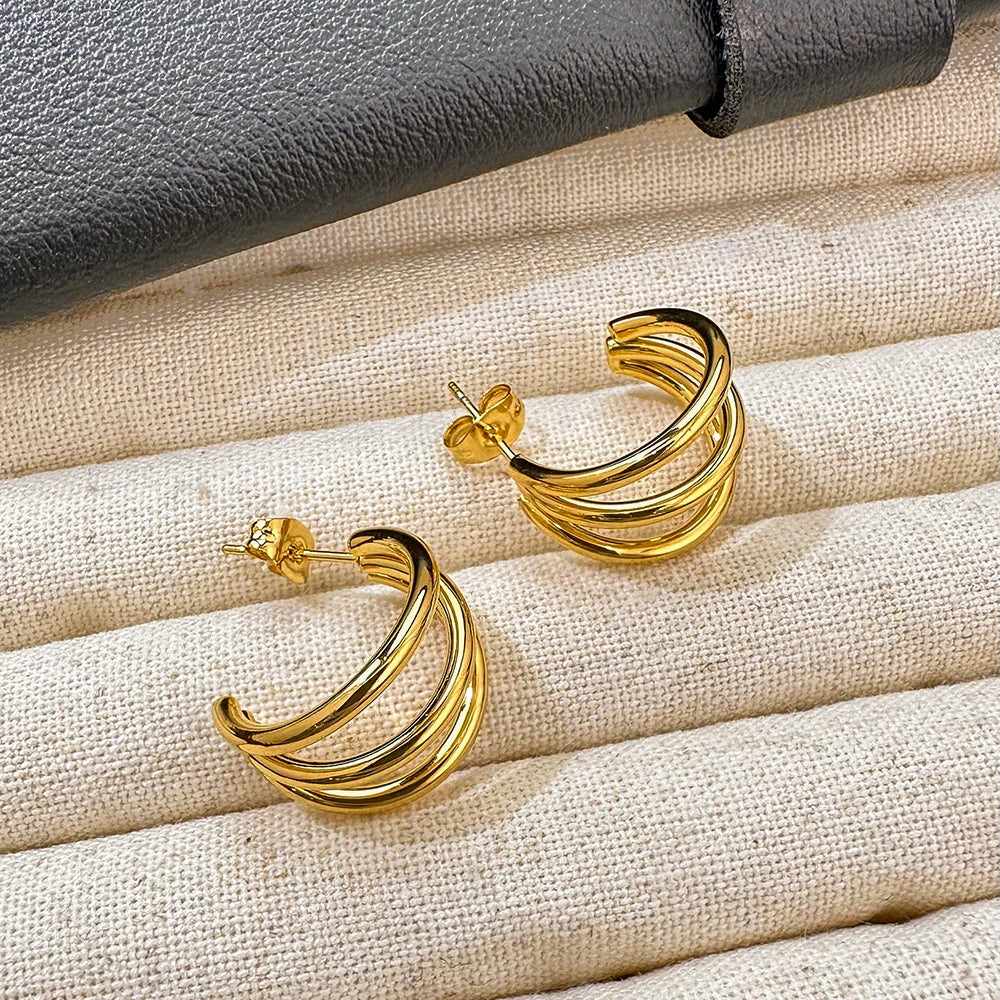 Elegante Gelaagde Hoepeloorringen voor een Trendy Uiterlijk
