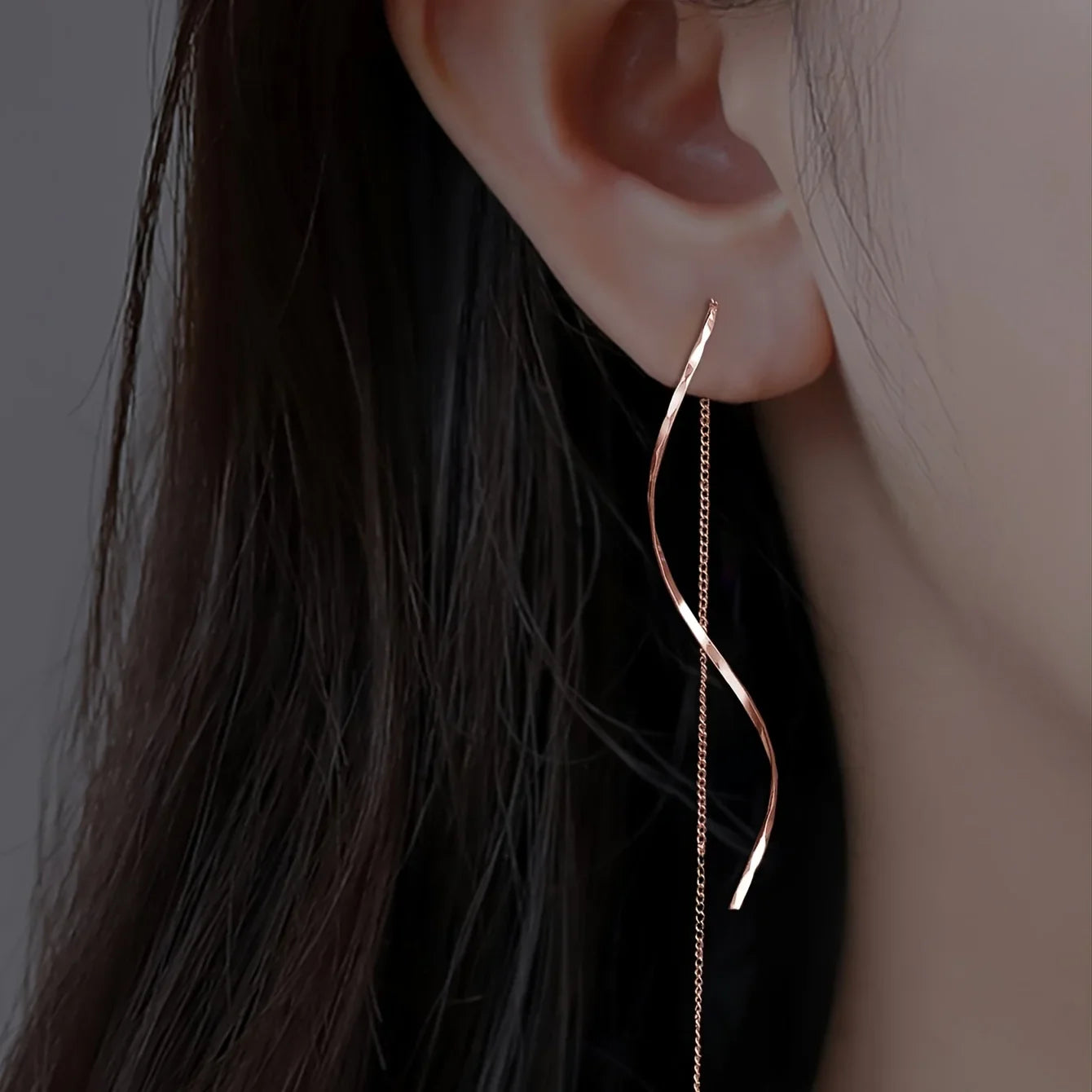 Hangende Draad Oorbellen in Goud, Zilver & Roségoud voor Subtiele Elegantie