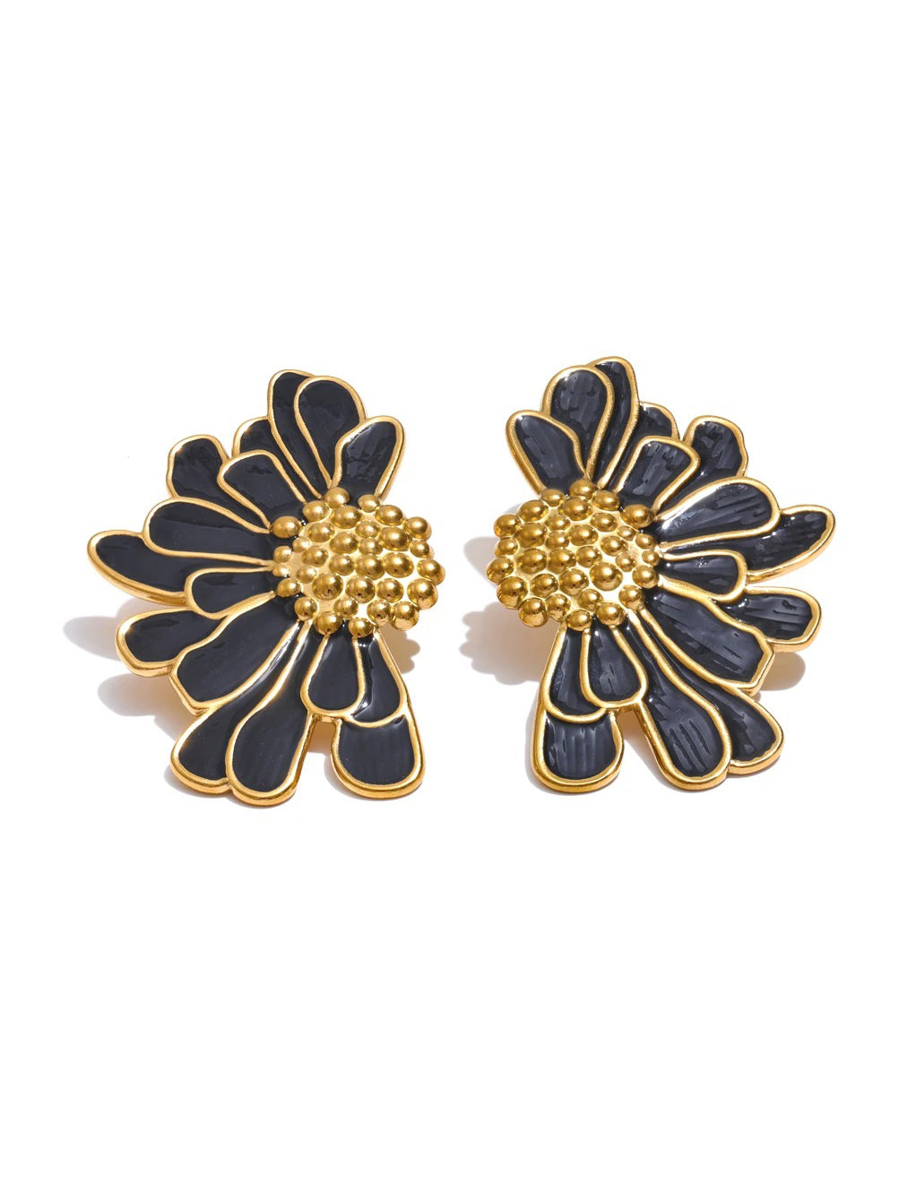 Elegante Aureaat Bloesem Oorknopjes voor een Tikkeltje Verfijning