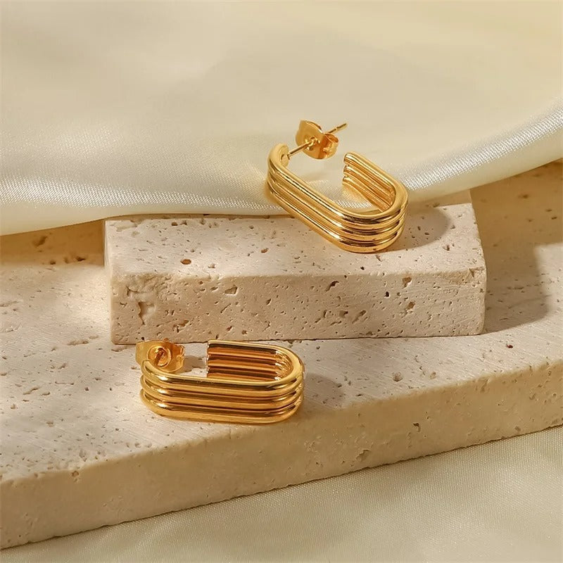 Elegant U-Hoop Oorbellen van Bellissima