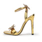 Vierkante hoge hak sandalen met vlinderdecoratie voor een elegante uitstraling