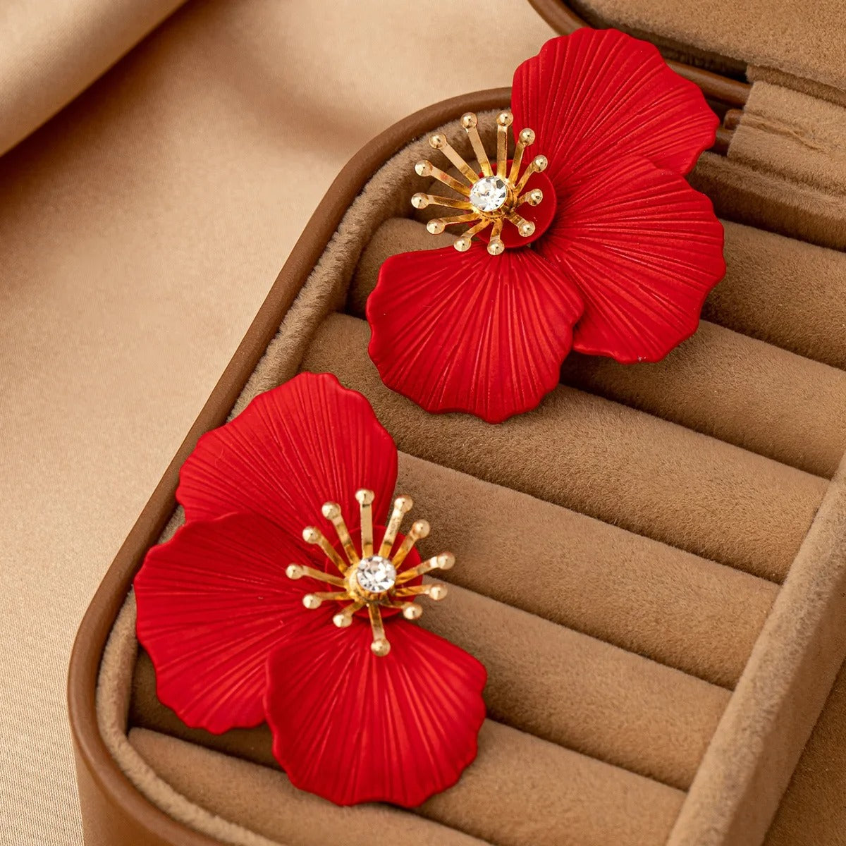 Chique Hibiscus Oorknopjes - Nadine Elegance